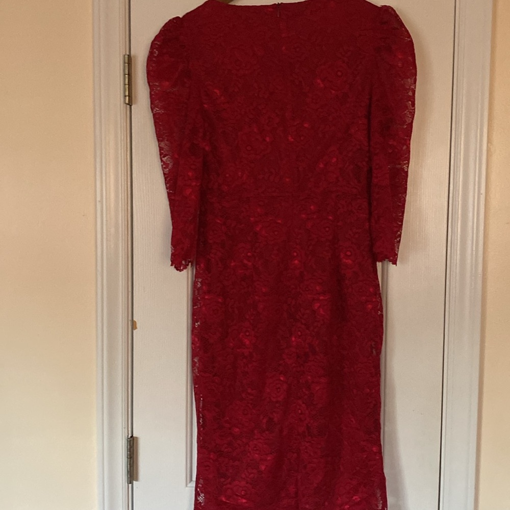 Elegant Red Lace Sheath Dress with Puff Sleeves‎ - Picture 2 of 5